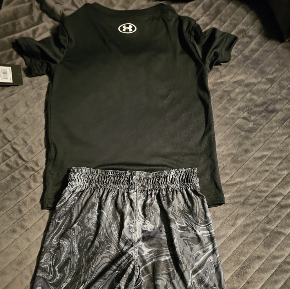 Boys Under Armour 2 piece set